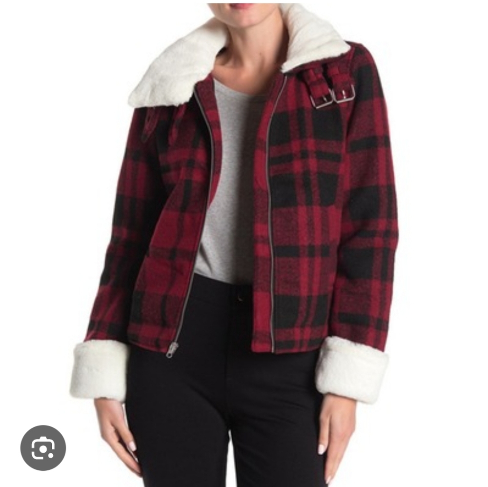 Coffee Shop New York Sz.M. Plaid Red and Black Women's Jacket with White Accents